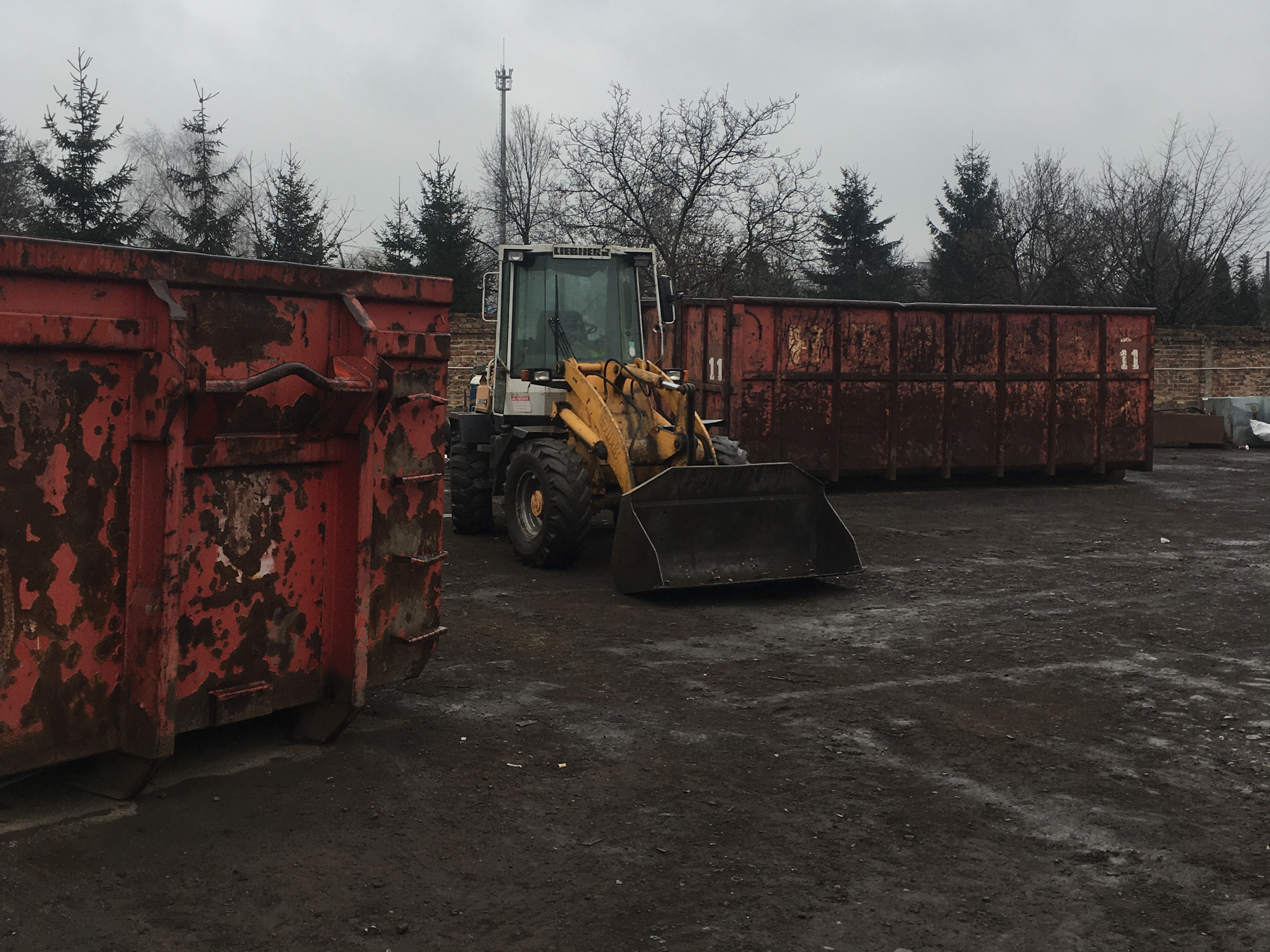 koparka-na-zlomowisku